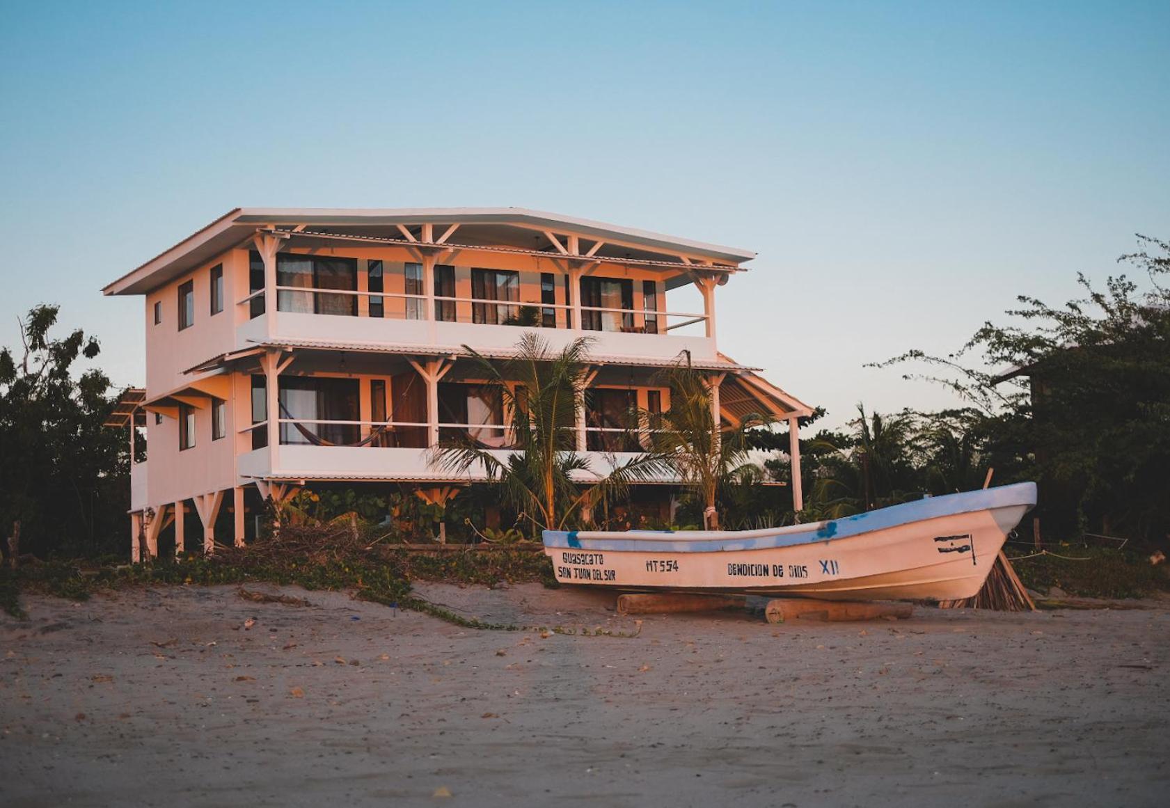 Stella Mar Oceanfront Hotel Popoyo Buitenkant foto