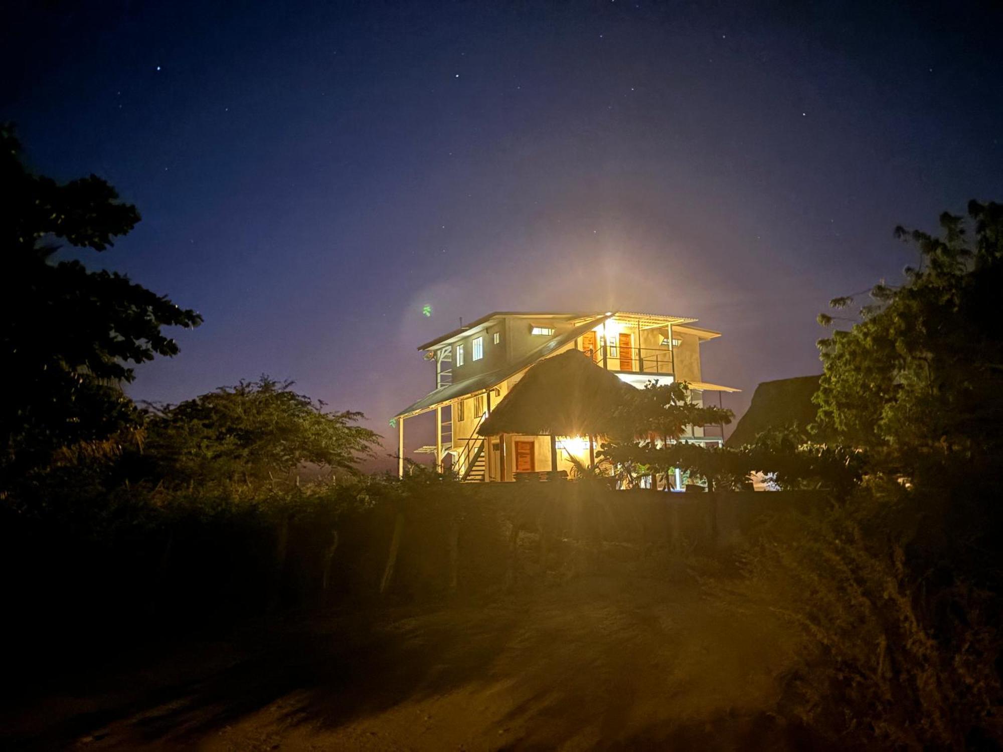 Stella Mar Oceanfront Hotel Popoyo Buitenkant foto