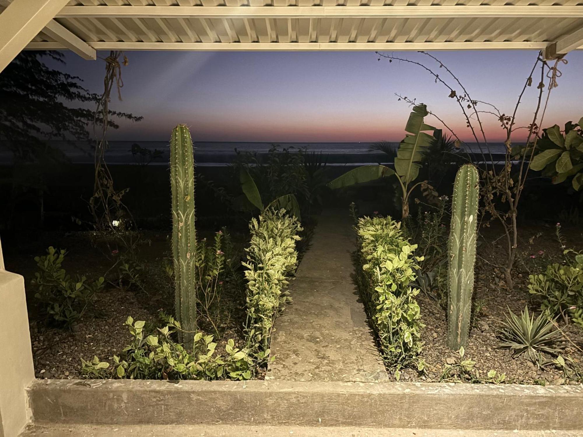 Stella Mar Oceanfront Hotel Popoyo Buitenkant foto