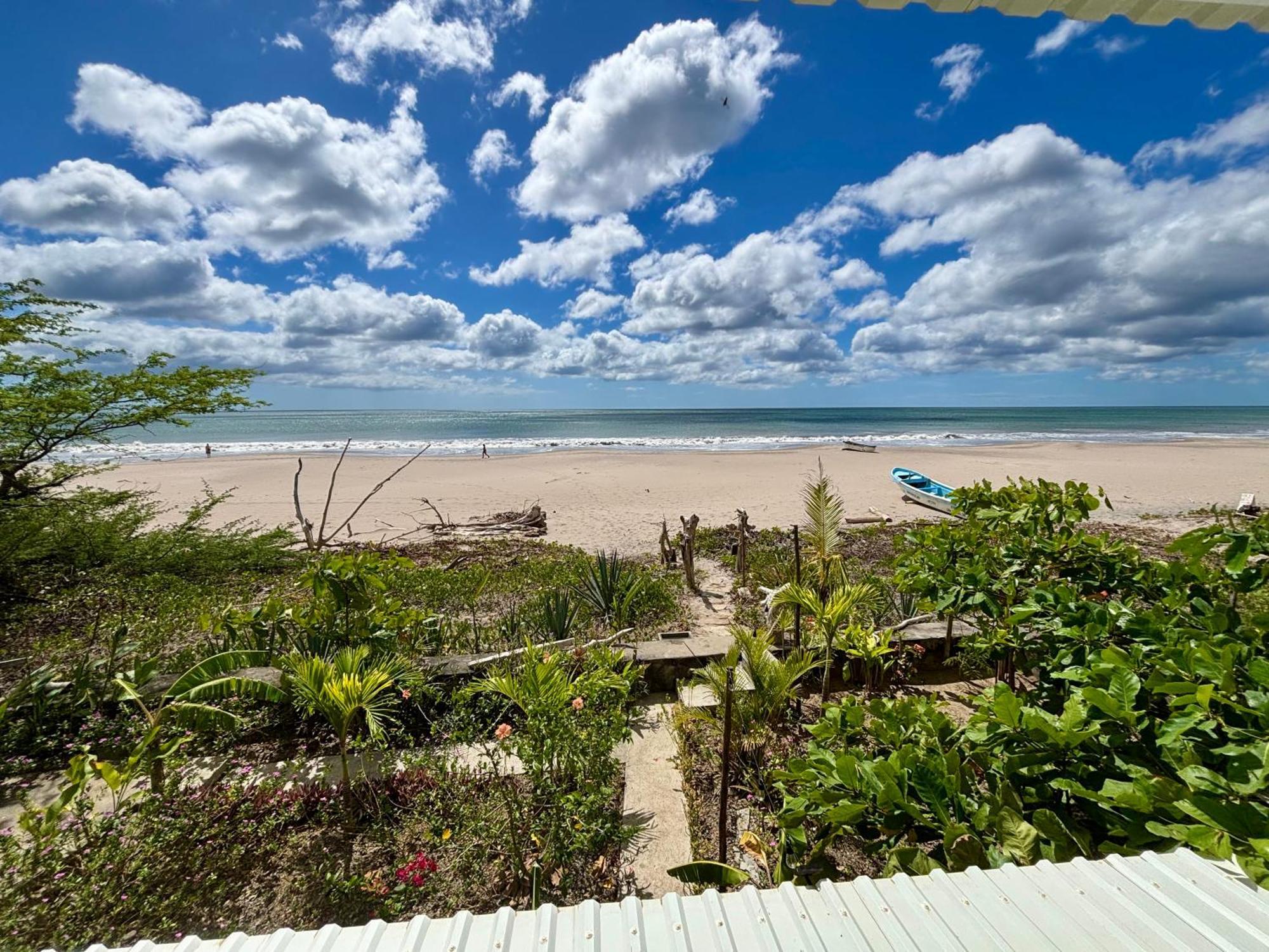 Stella Mar Oceanfront Hotel Popoyo Buitenkant foto